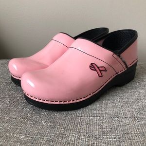 Dansko pink ribbon patent leather clog shoes 39